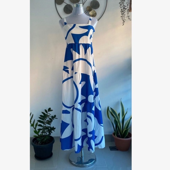 Blue on White Printed Maxi Dress Square Neck Sleeveless - Picture 10 of 11